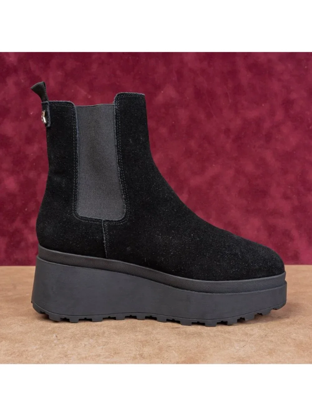 Calvin Klein Women Nevia Black Suede Platform Slip on Chelsea Ankle Boots sz 8